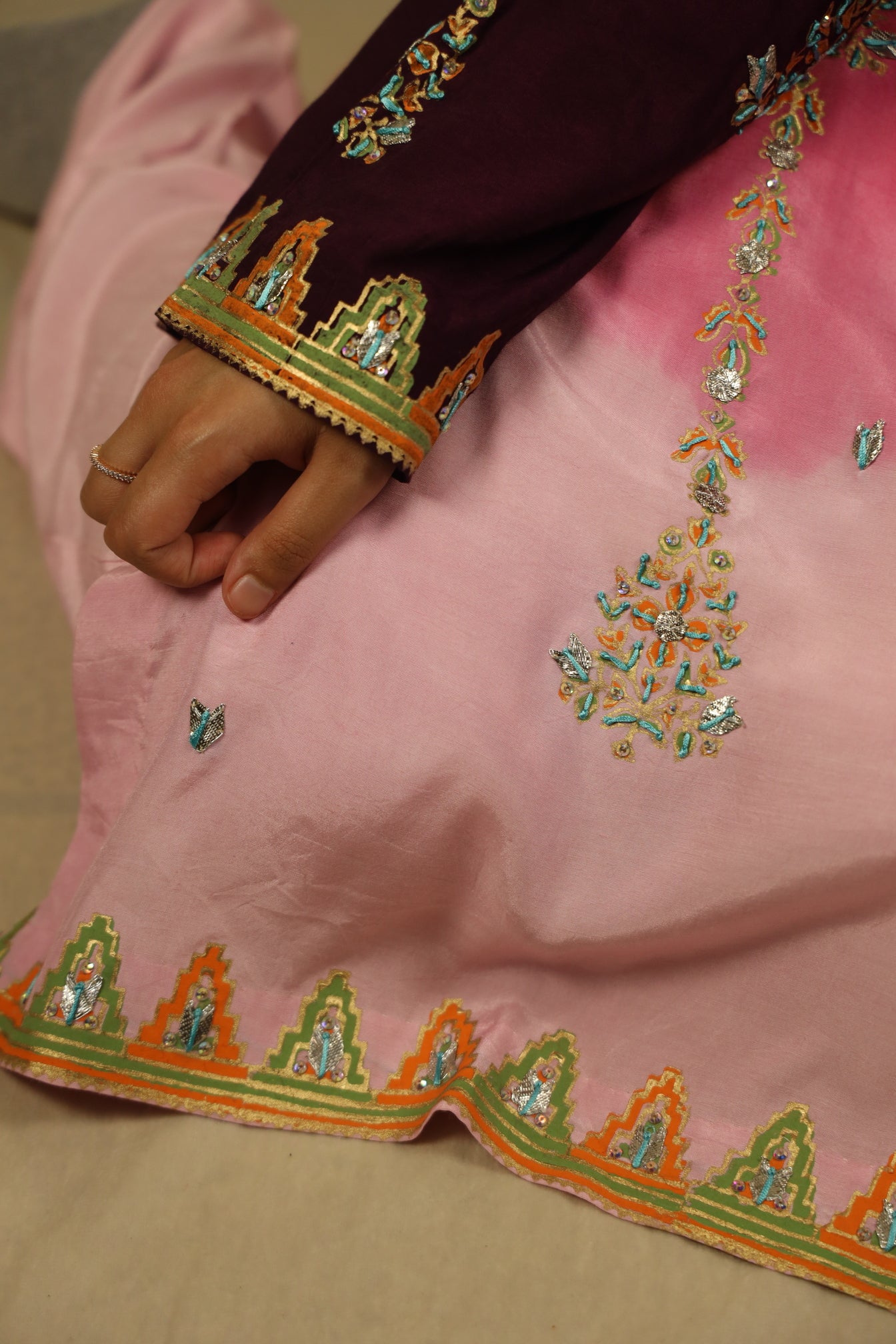 FAALSA OMBRE', BLOCK-PRINTED EMBELLISHED SUIT